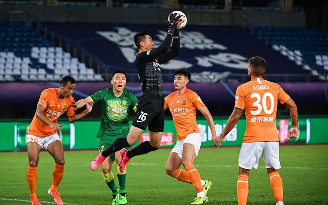 足球中超多名老将宣布退役，时代落幕