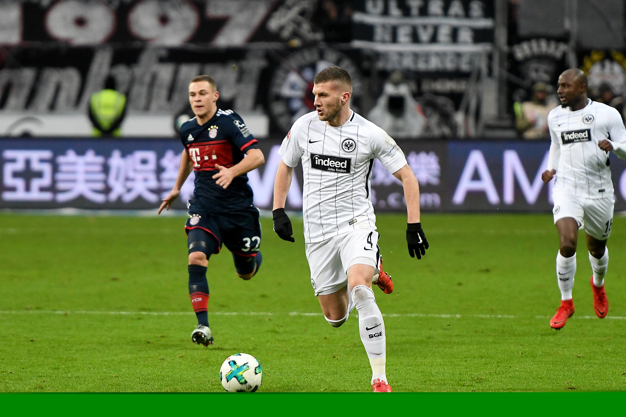 意杯焦点战：拉齐奥迎战AC米兰，蓝鹰寻求复仇，红黑军团力争双杀