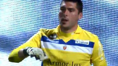 贝克汉姆的球队夺冠，全家相拥庆祝，14岁金发小七很夺目