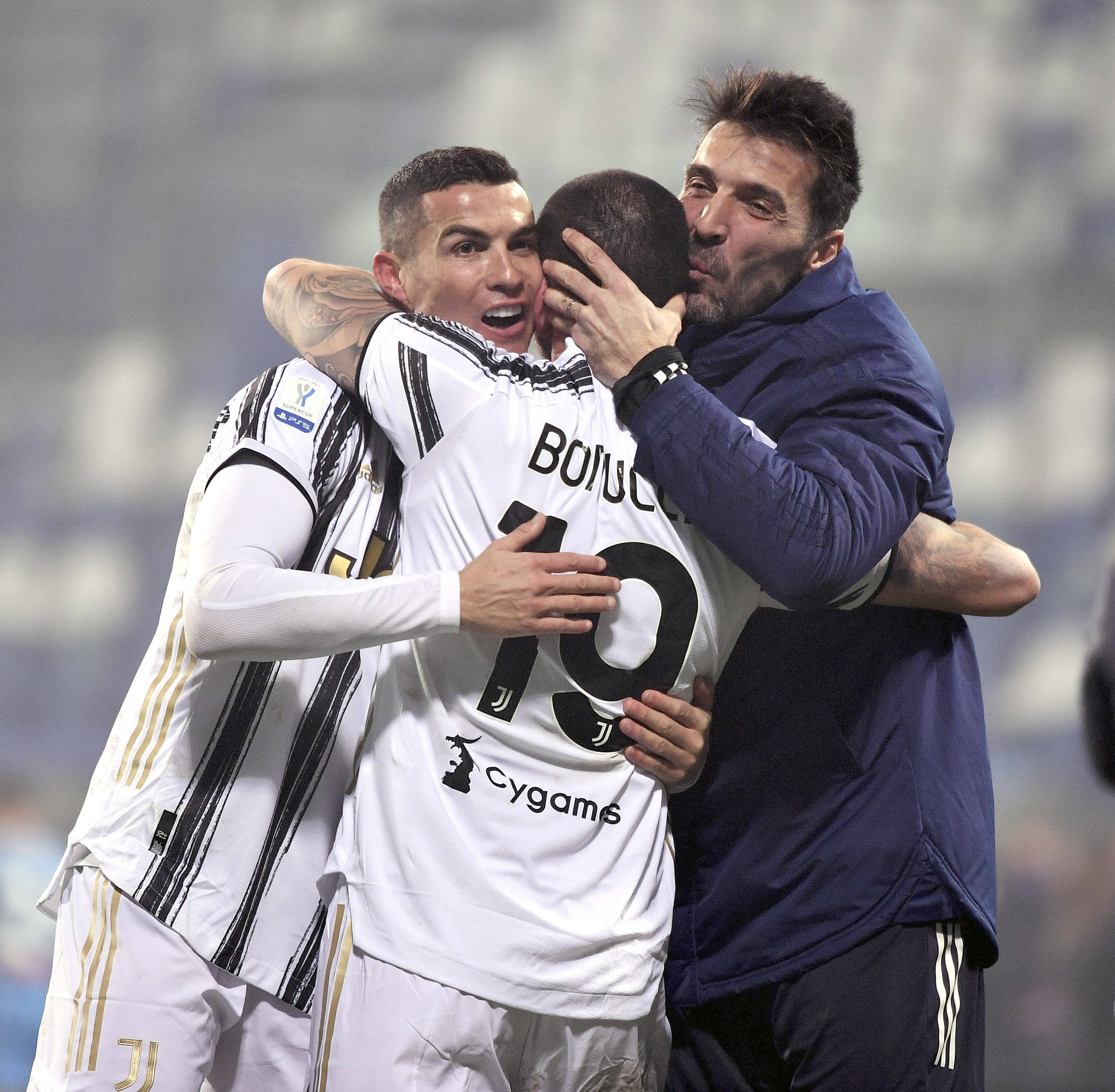 篮球篮网球员连续三场命中关键投篮