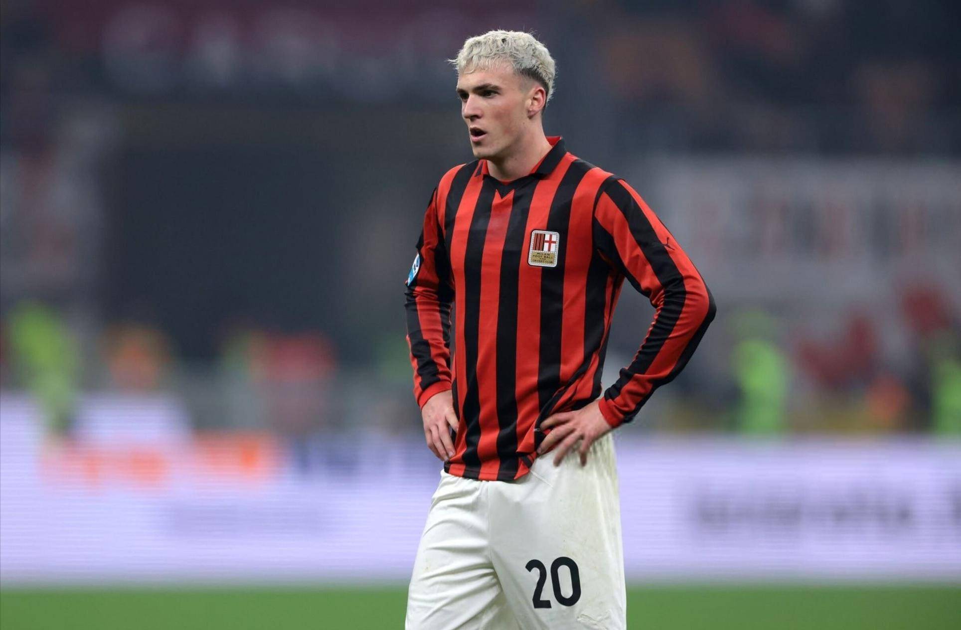 篮球湖人球迷制作大型海报欢迎队内新援