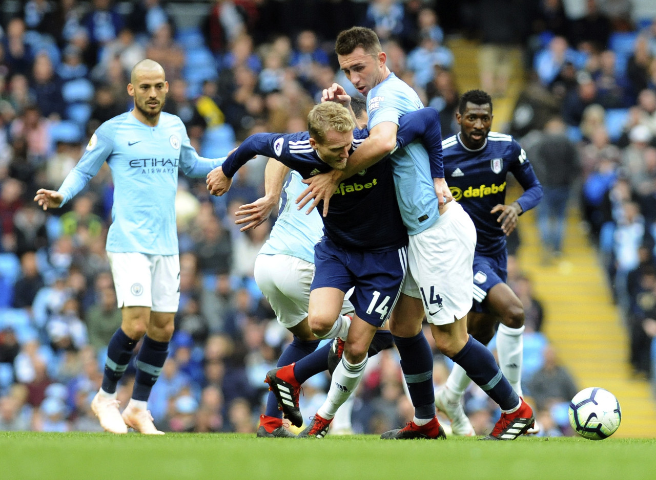 第三次犯规！杨瀚森次节继续率先登场防守送出犯规