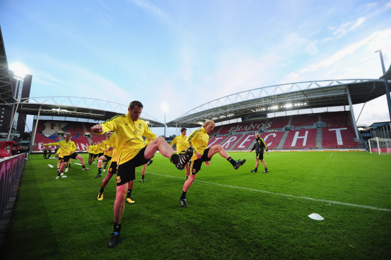 霍伊伦德梅开二度 那不勒斯击败尤文后登上意甲榜首