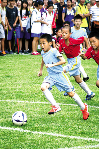 瑞士4-1瑞典距离世界杯仅差一分，扎卡点射，恩多耶传射