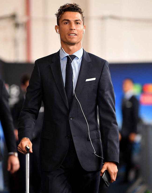 门将连续零封，稳定球队防线